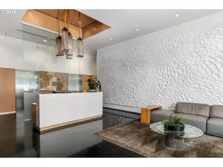 Photo #3: 19540349 Listing