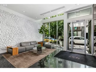 Photo #4: 19540349 Listing