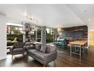 Photo #5: 19540349 Listing