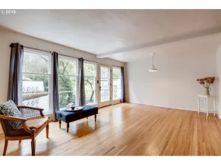 Photo #3: 19540890 Listing