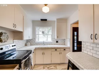 Photo #5: 19540890 Listing