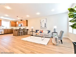 Photo #6: 19545455 Listing