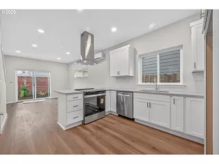 Photo #6: 195473154 Listing 