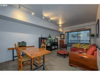 Photo #2: 19547475 Listing