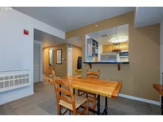 Photo #5: 19547475 Listing