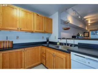 Photo #6: 19547475 Listing