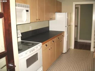 Photo #5: 19548470 Listing 