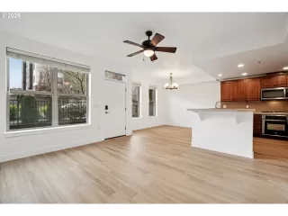 Photo #3: 195549082 Listing 