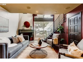 Photo #3: 19555142 Listing