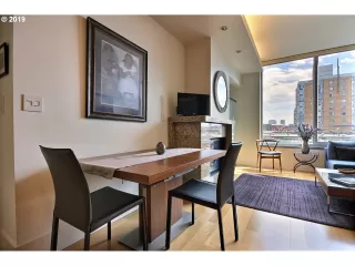 Photo #5: 19558838 Listing 