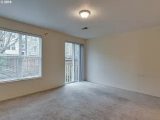 Photo #4: 19560174 Listing