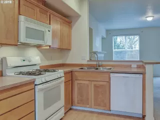 Photo #6: 19560174 Listing