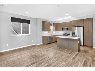Photo #2: 19564545 Listing