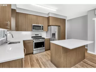 Photo #4: 19564545 Listing