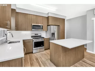 Photo #5: 19564545 Listing