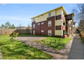 Photo #1: 19566724 Listing