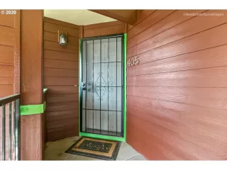 Photo #4: 19566724 Listing