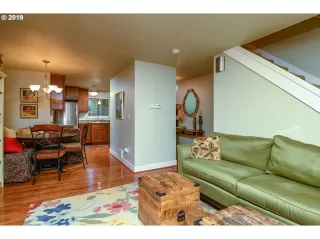 Photo #2: 19570169 Listing