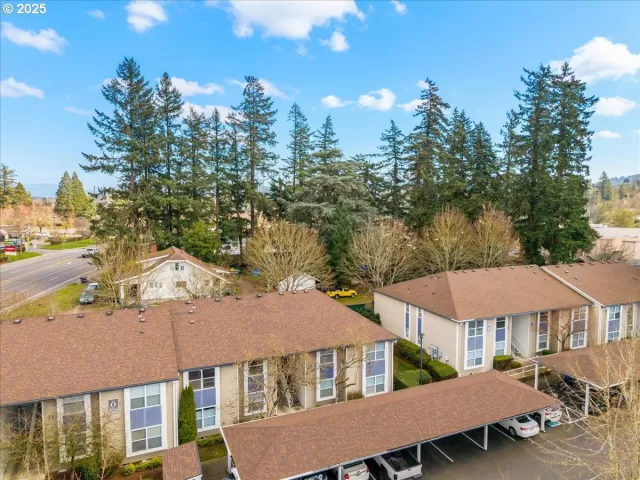 MLS: 195723047 Condo For Sale