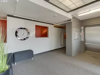 Photo #2: 19573801 Listing