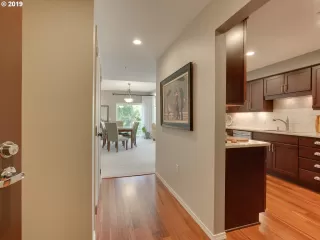 Photo #4: 19573801 Listing