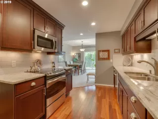 Photo #6: 19573801 Listing