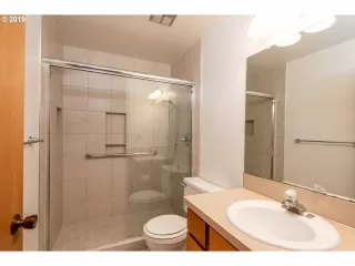 Photo #4: 19574156 Listing