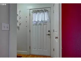 Photo #2: 19574326 Listing