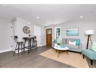 Photo #2: 19577968 Listing