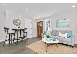 Photo #3: 19577968 Listing