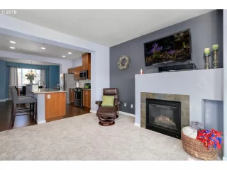 Photo #5: 19578936 Listing