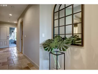 Photo #4: 19581955 Listing