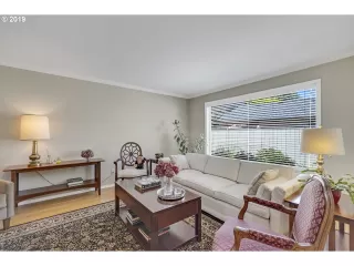 Photo #3: 19582507 Listing