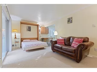 Photo #2: 195849205 Listing