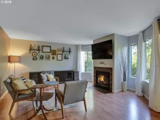 Photo #2: 19585691 Listing