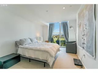 Photo #4: 19591583 Listing