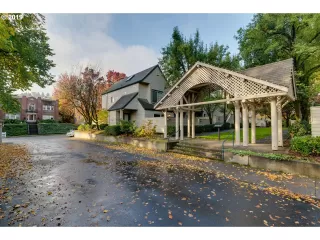 Photo #1: 19593159 Listing