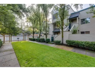 Photo #2: 19593159 Listing