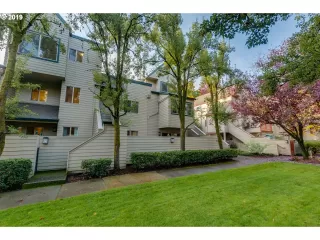 Photo #3: 19593159 Listing