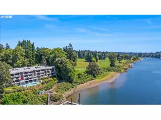 Photo #3: 195953937 Listing