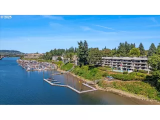 Photo #4: 195953937 Listing