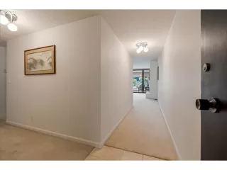 Photo #6: 195953937 Listing