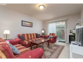 Photo #4: 19597444 Listing