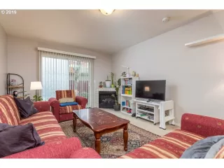 Photo #5: 19597444 Listing