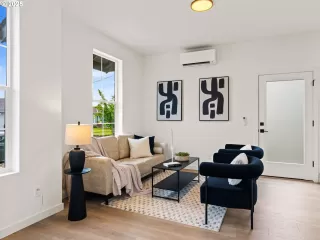 Photo #2: 195985396 Listing
