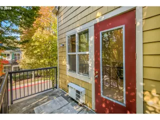 Photo #4: 19599648 Listing