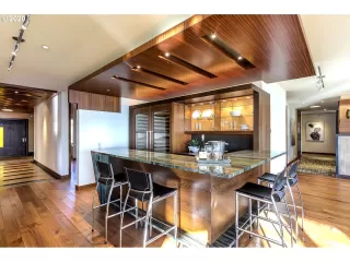 Photo #2: 19600129 Listing