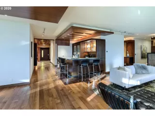 Photo #5: 19600129 Listing