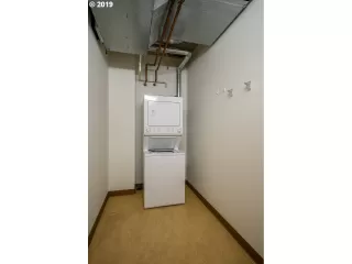 Photo #5: 19602374 Listing