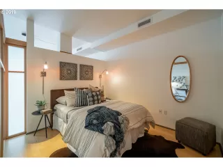 Photo #6: 19602374 Listing